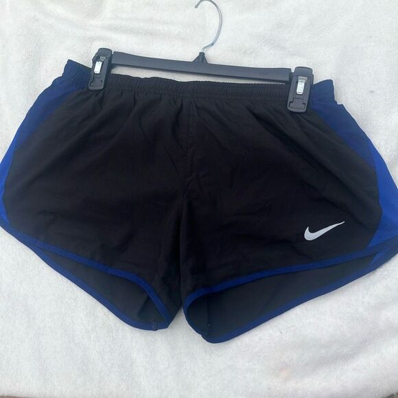 480. Nike tempo shorts size medium - Picture 1 of 4